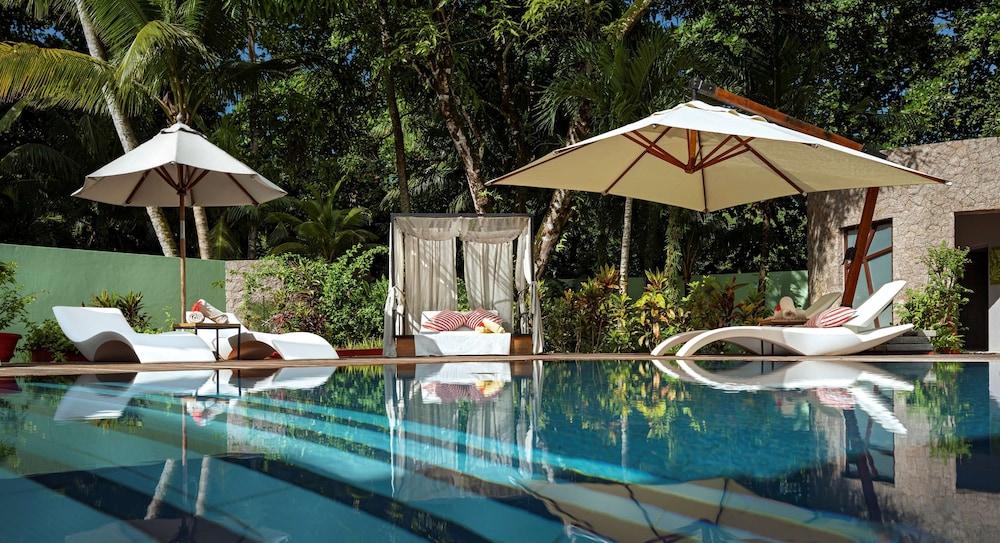 Avani Barbarons Seychelles Resort Гранд-Анс Экстерьер фото