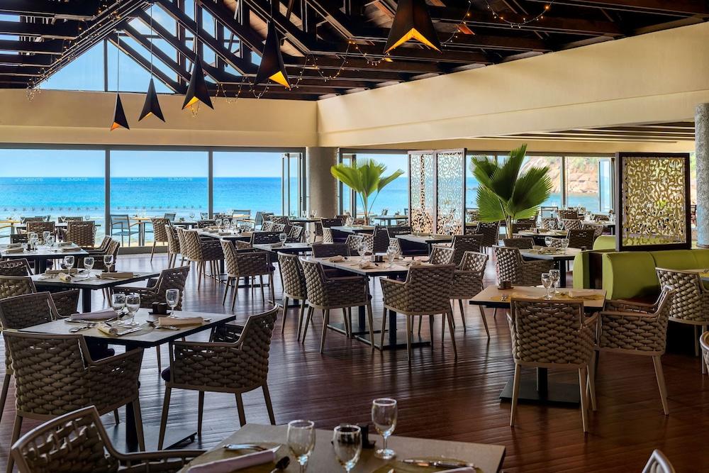 Avani Barbarons Seychelles Resort Гранд-Анс Экстерьер фото